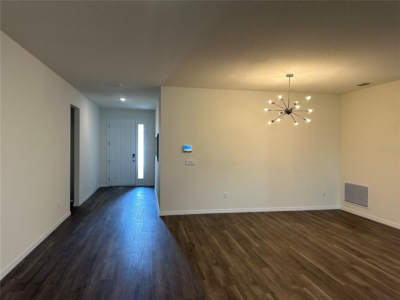 3272 Arch Ave - Photo 4 of 50
