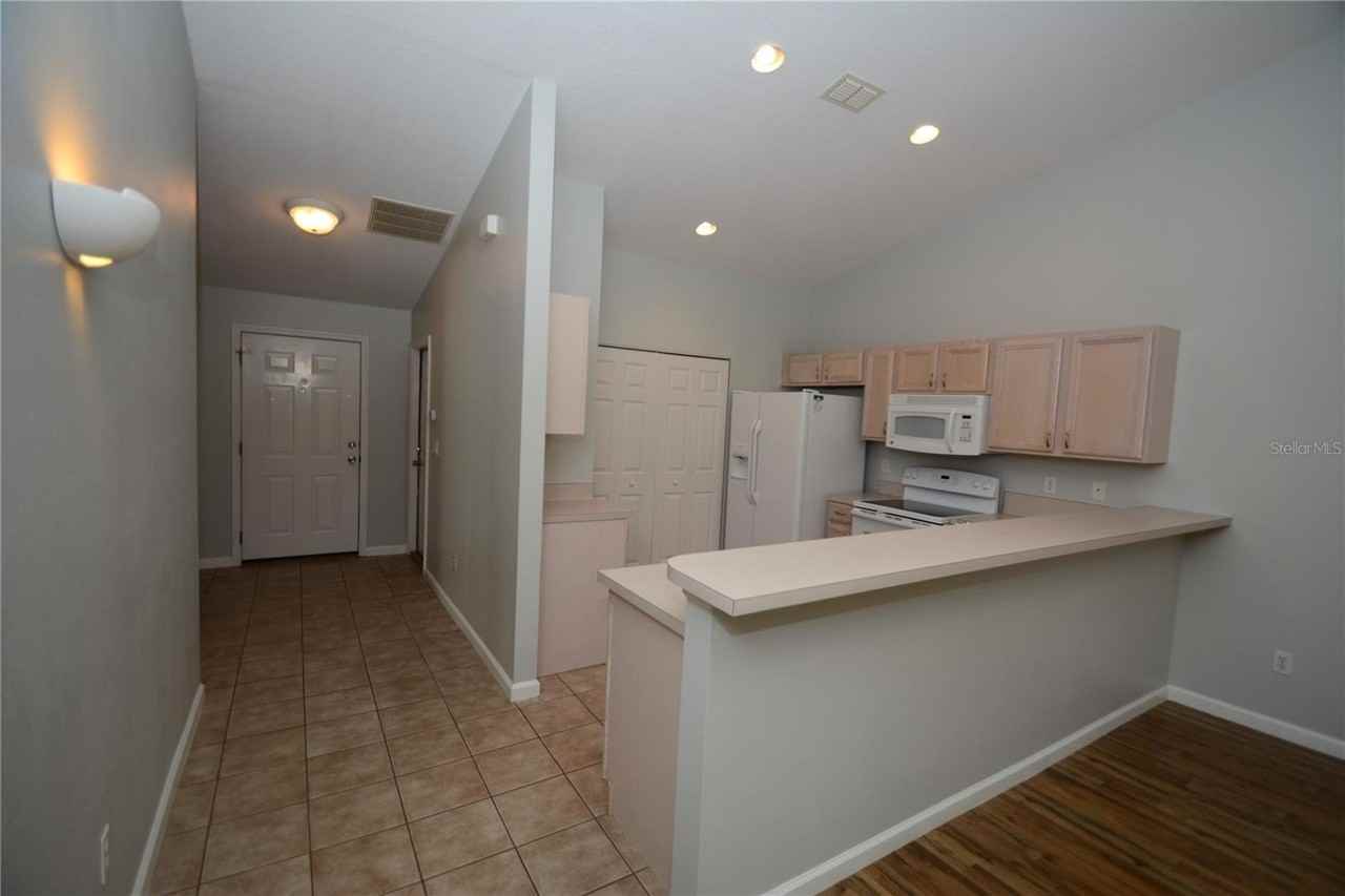 37 Eton Ln #B - Photo 4 of 24