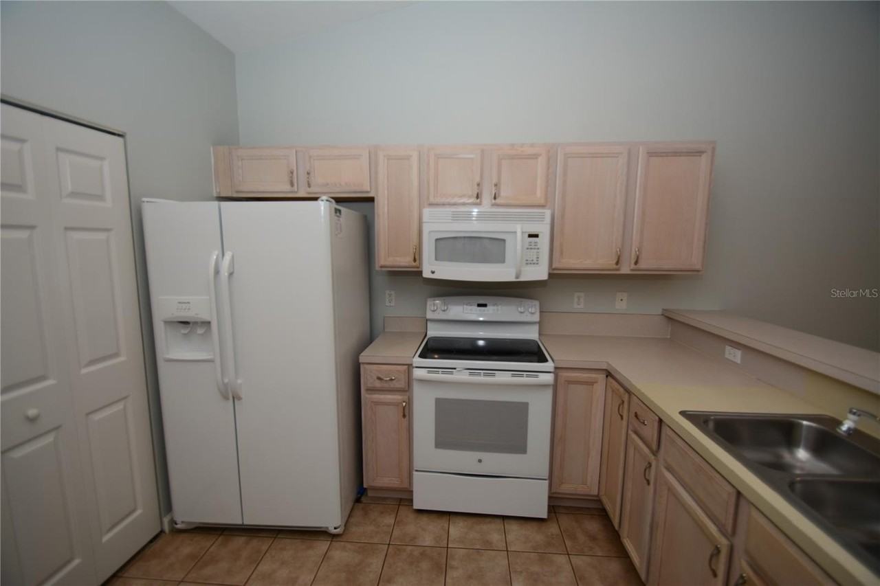37 Eton Ln #B - Photo 5 of 24