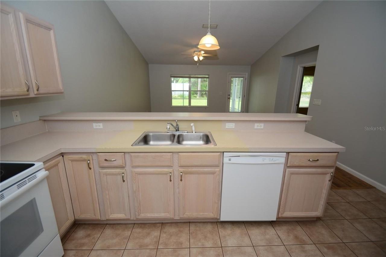 37 Eton Ln #B - Photo 6 of 24