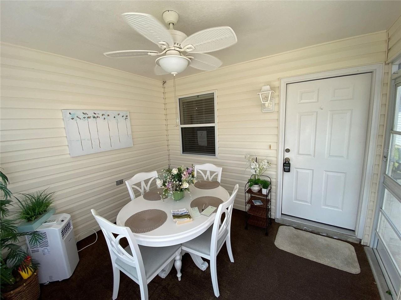 1672 Duran Dr - Photo 2 of 15