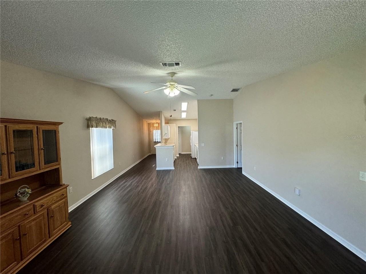 545 Golfview Ct - Photo 4 of 17