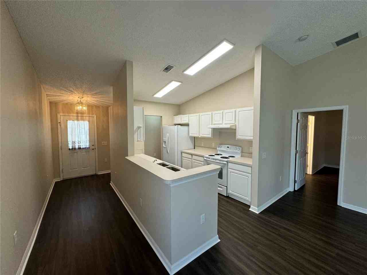 545 Golfview Ct - Photo 5 of 17