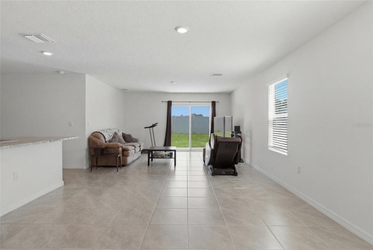 24799 Nw 11th Pl - Photo 6 of 31