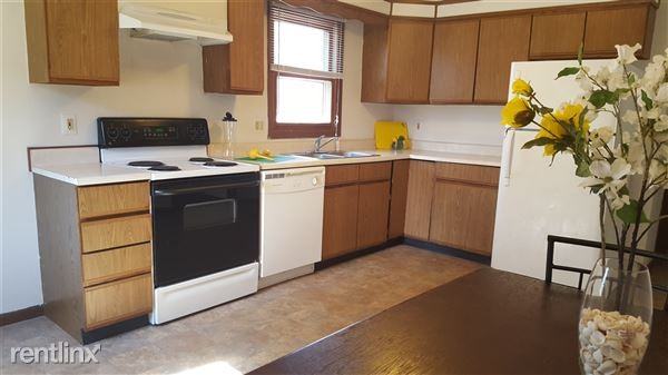 743 Stafford Rd - Photo 3 of 8