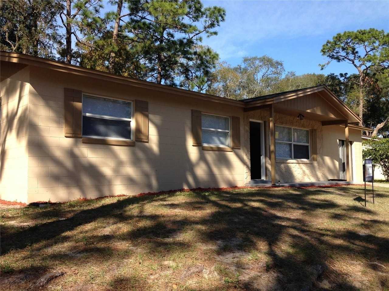 3650 Trianon Dr - Photo 2 of 5