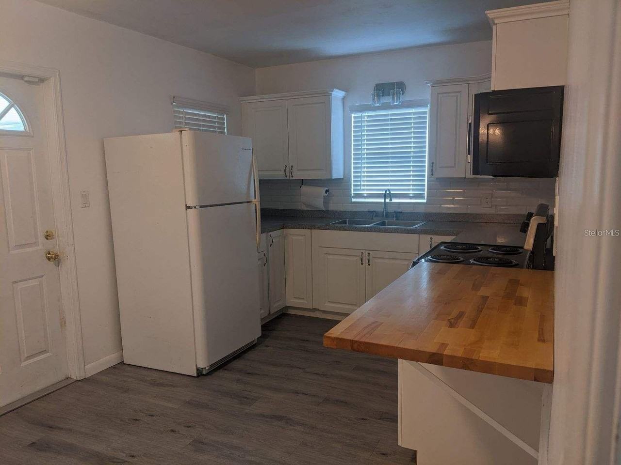 729 Virginia Ave - Photo 3 of 13