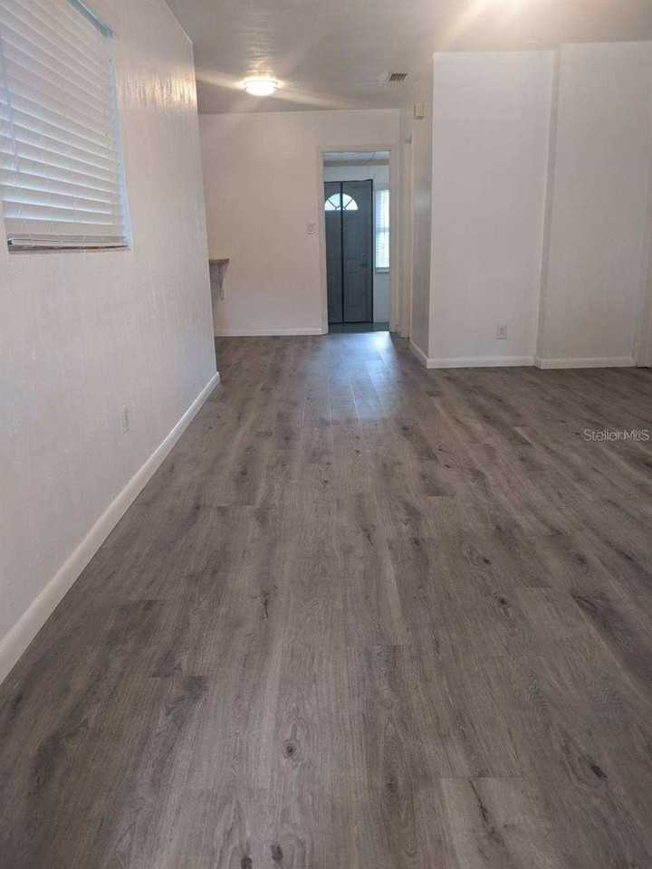 729 Virginia Ave - Photo 4 of 13