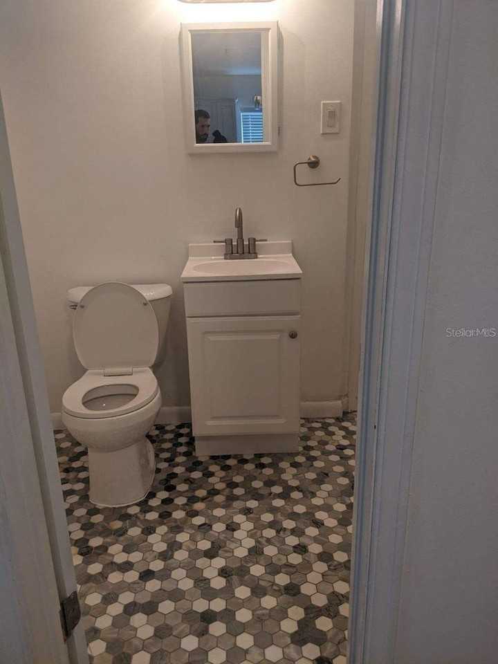 729 Virginia Ave - Photo 5 of 13