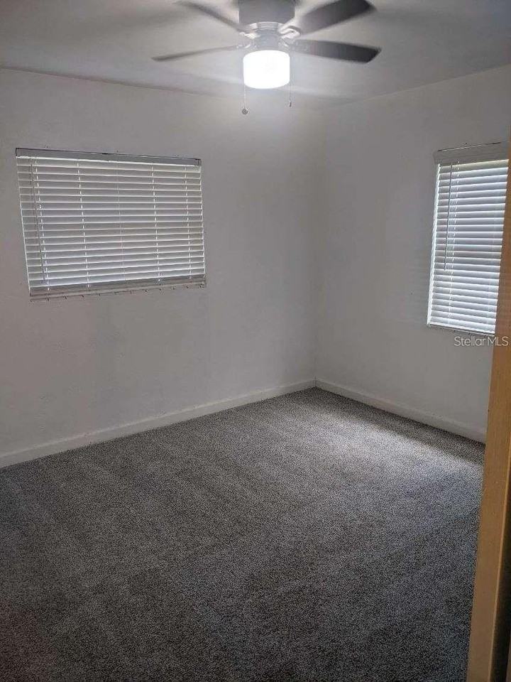 729 Virginia Ave - Photo 7 of 13