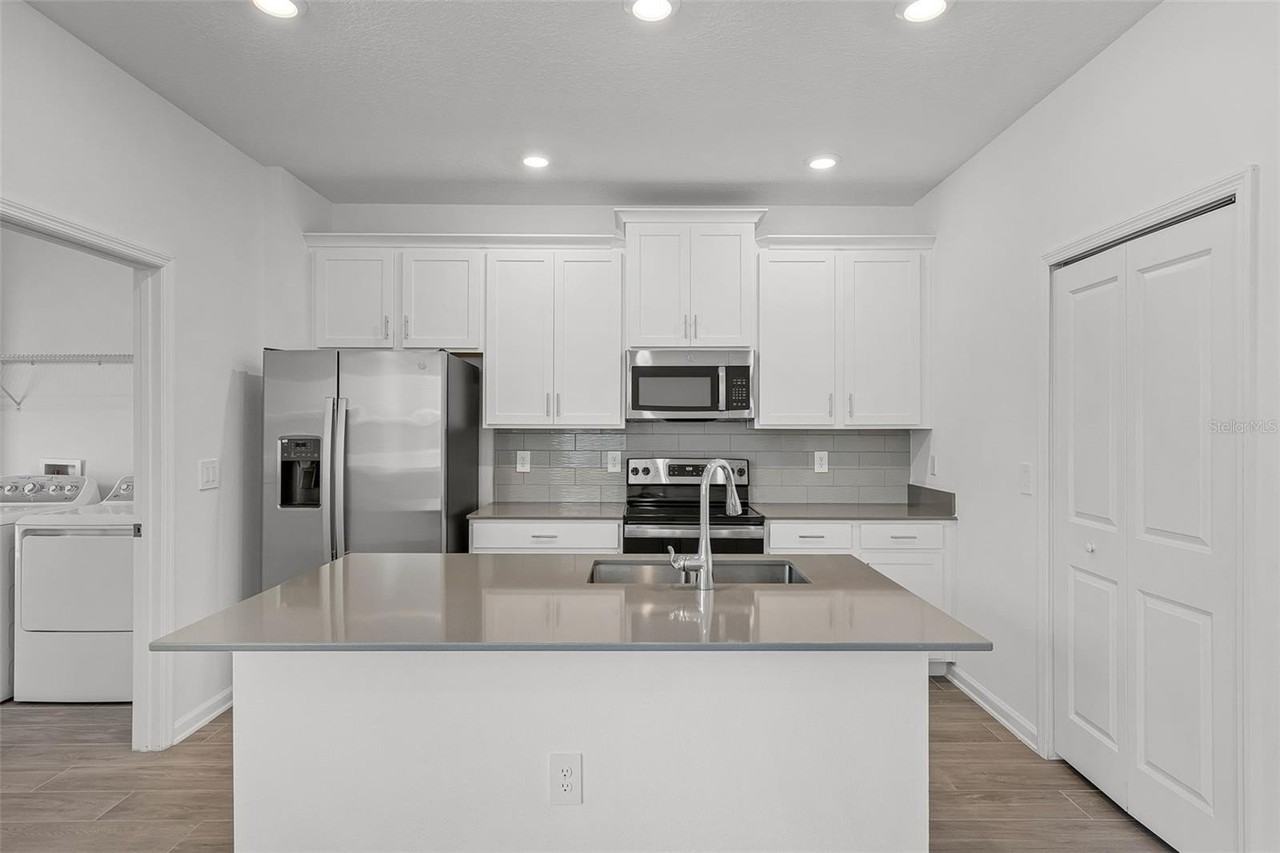 2563 Relaxing Ln - Photo 5 of 25