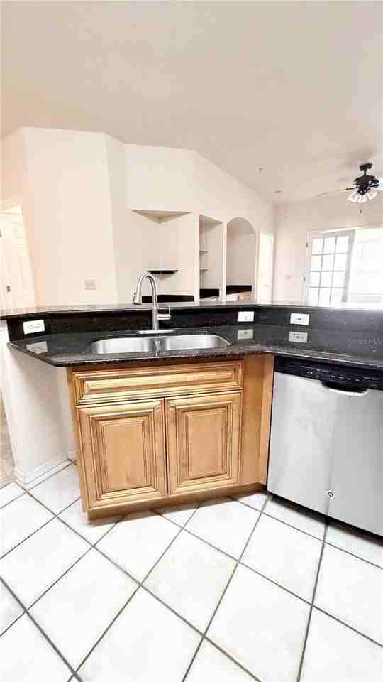832 Camargo Way #307 - Photo 4 of 23