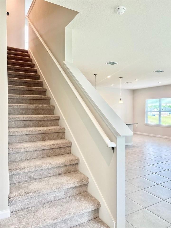 63 Berlin Ave - Photo 3 of 28
