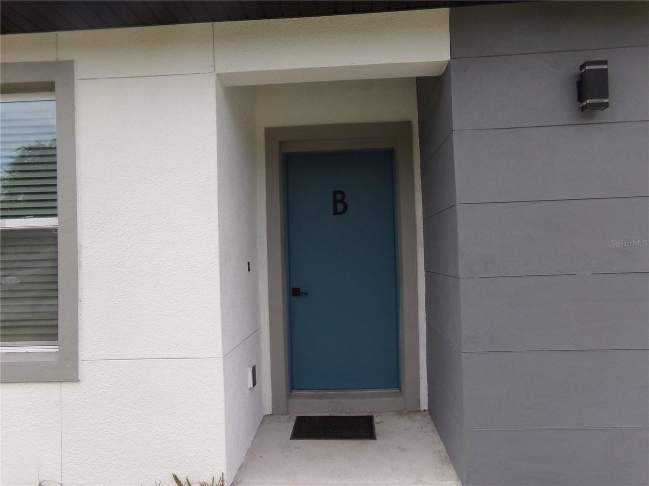 2262 Fernwood St Apt B - Photo 2 of 18