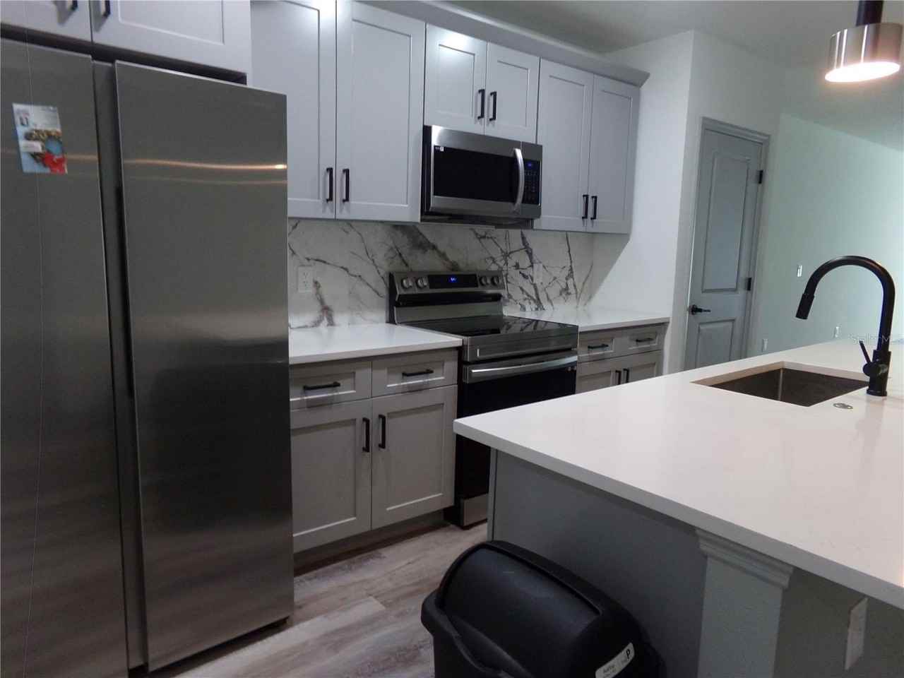 2262 Fernwood St Apt B - Photo 7 of 18