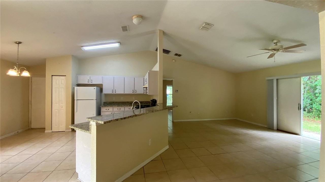 523 Silver Way Dr - Photo 2 of 24