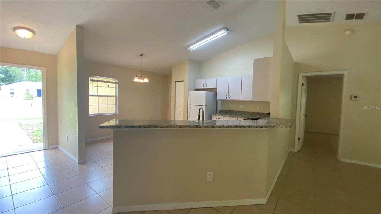 523 Silver Way Dr - Photo 3 of 24