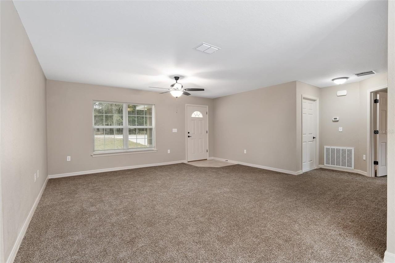 5587 Nw 62nd Ave - Photo 4 of 25