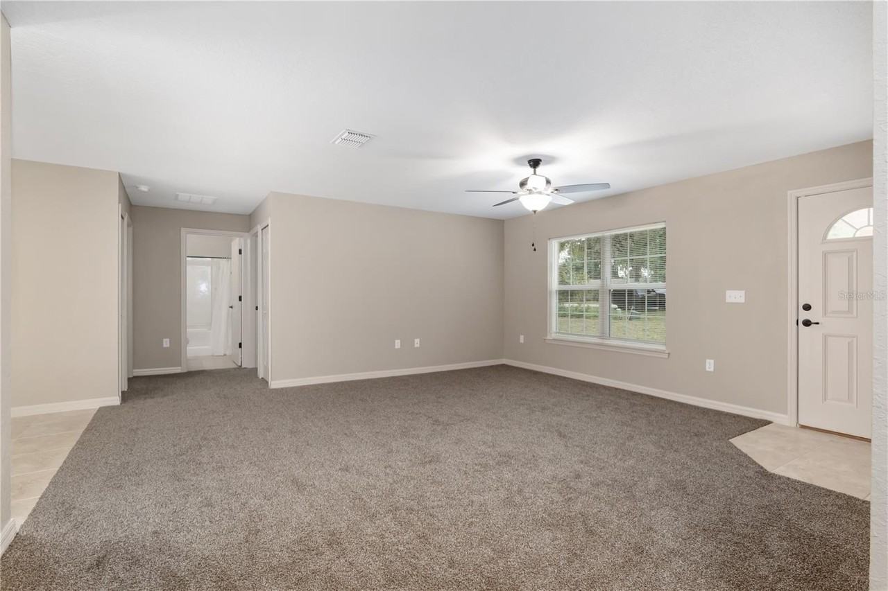5587 Nw 62nd Ave - Photo 5 of 25
