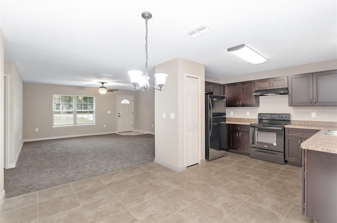 5587 Nw 62nd Ave - Photo 7 of 25