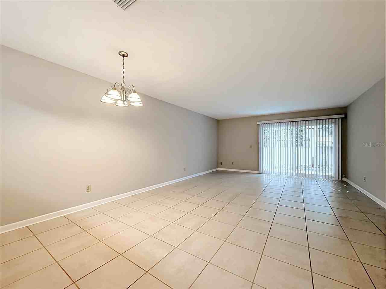 2113 Ne 38th Ave - Photo 7 of 41