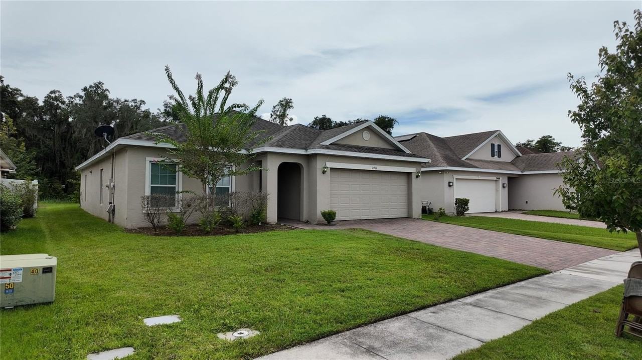 2462 Addison Creek Dr - Photo 2 of 22