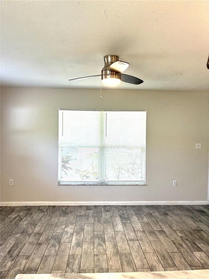 618 4th Ave Ne - Photo 5 of 20