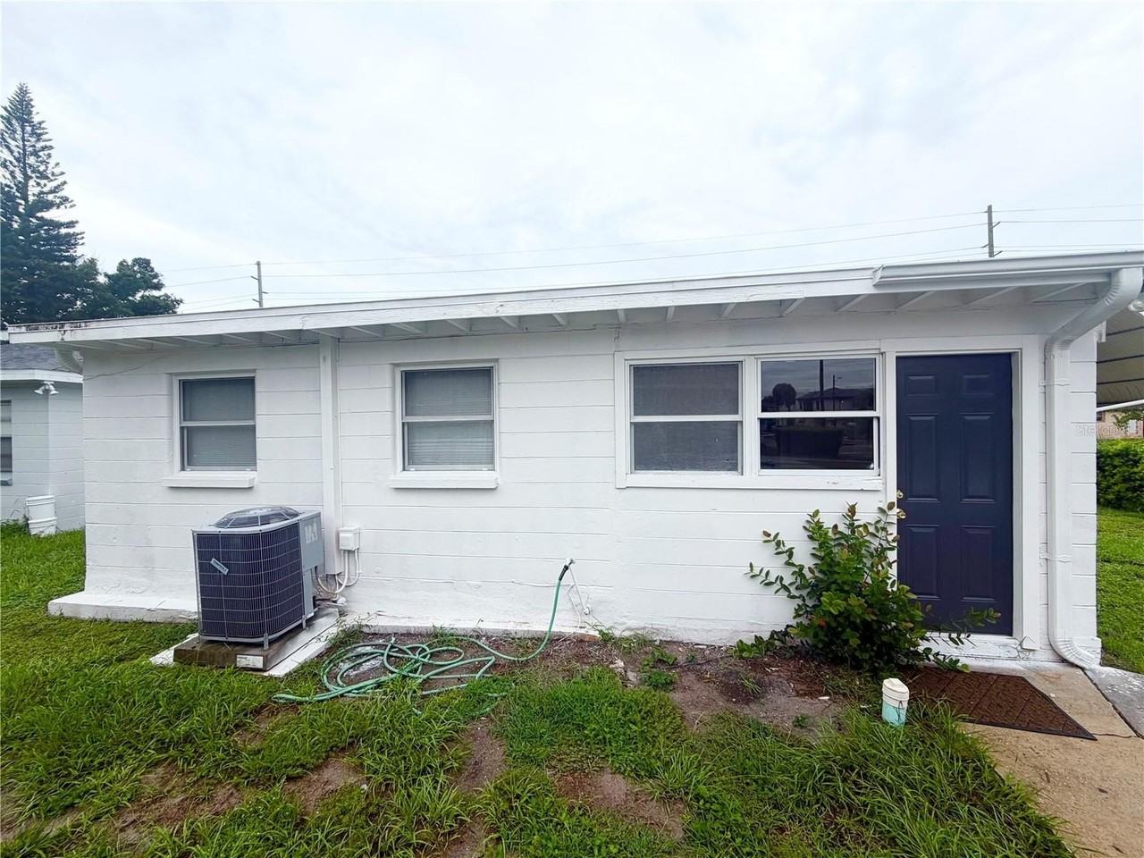 1502 W Grace St - Photo 2 of 19