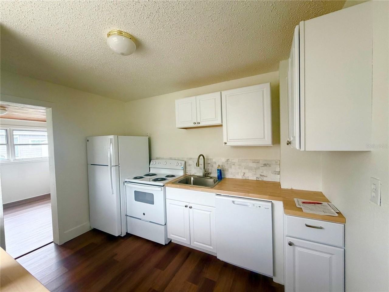 1502 W Grace St - Photo 5 of 19