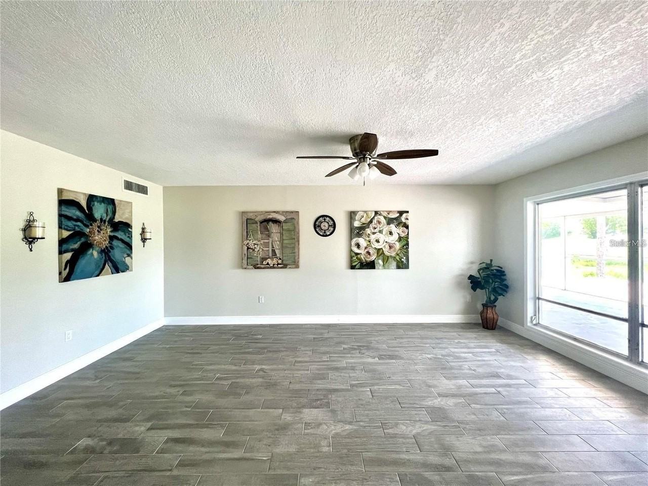 912 La Jolla Ave - Photo 3 of 36
