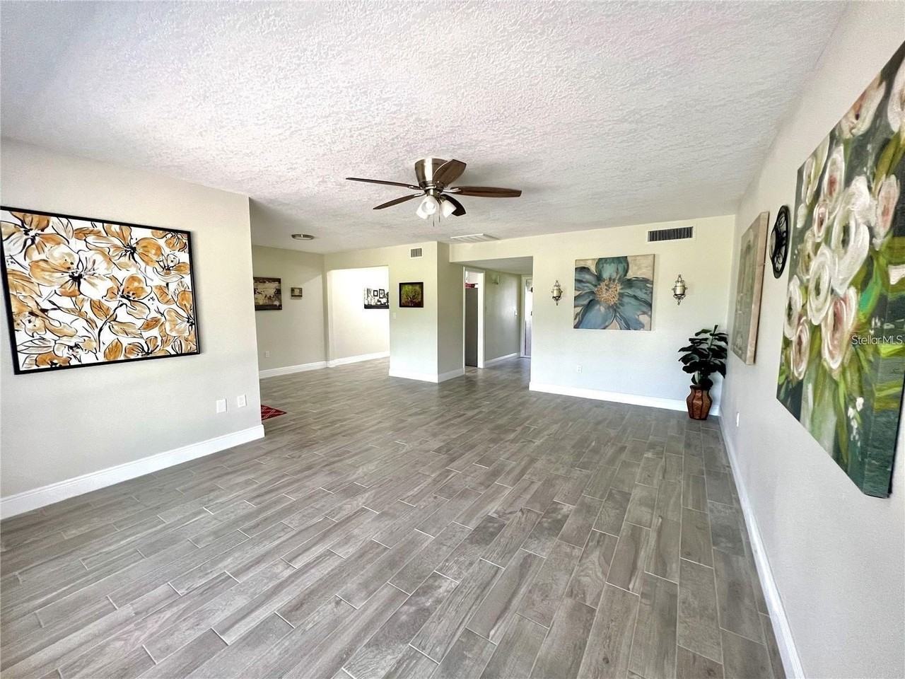 912 La Jolla Ave - Photo 5 of 36