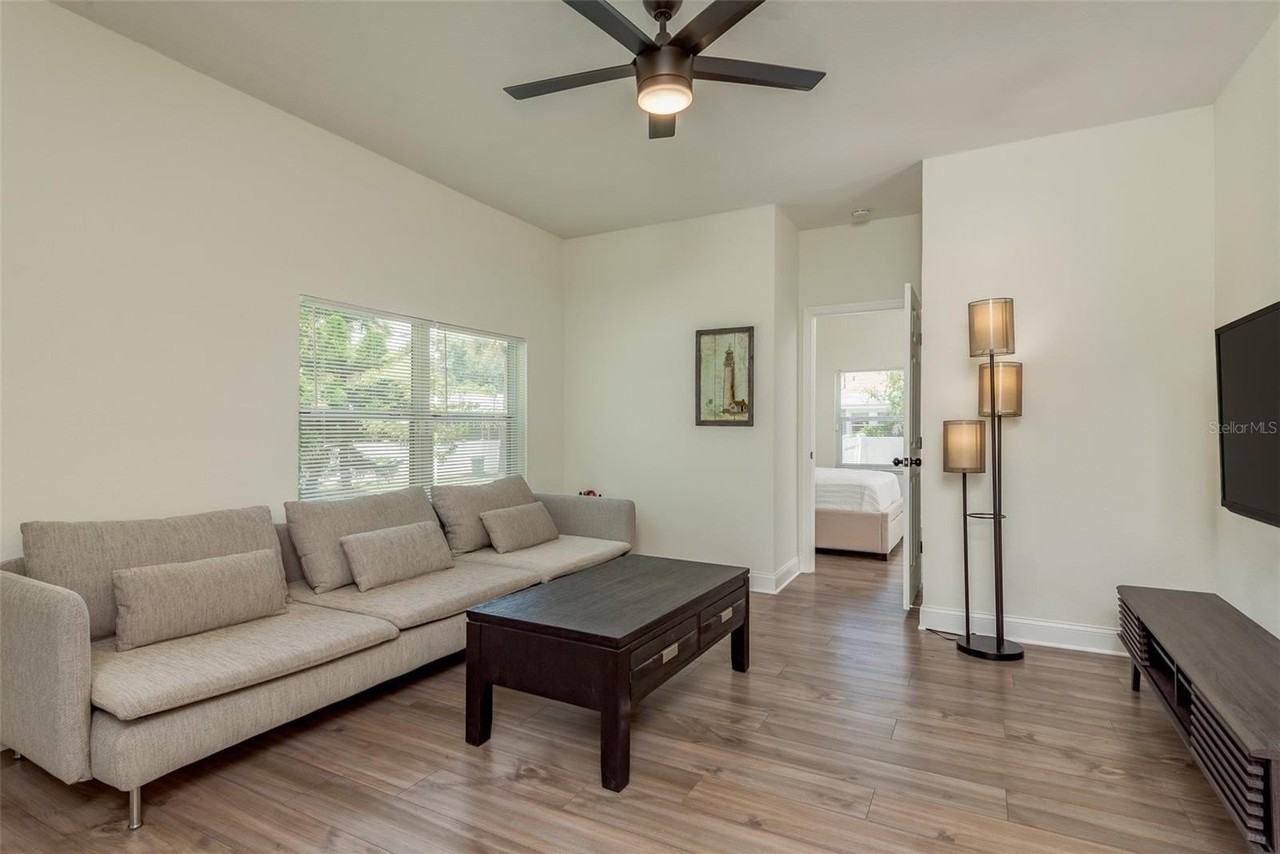 206 W Warren Ave - Photo 6 of 33
