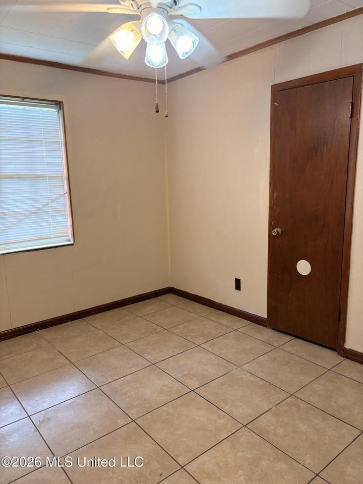 3020 Bemis Ave - Photo 5 of 14
