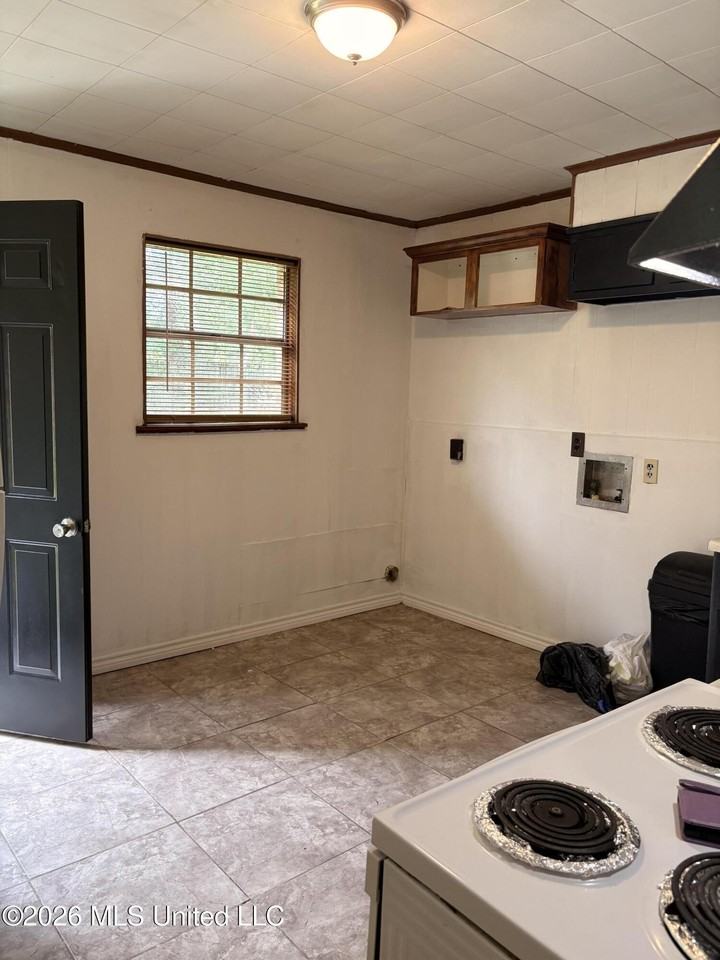 3020 Bemis Ave - Photo 7 of 14