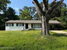 featured image of 160 Wildwood Cir