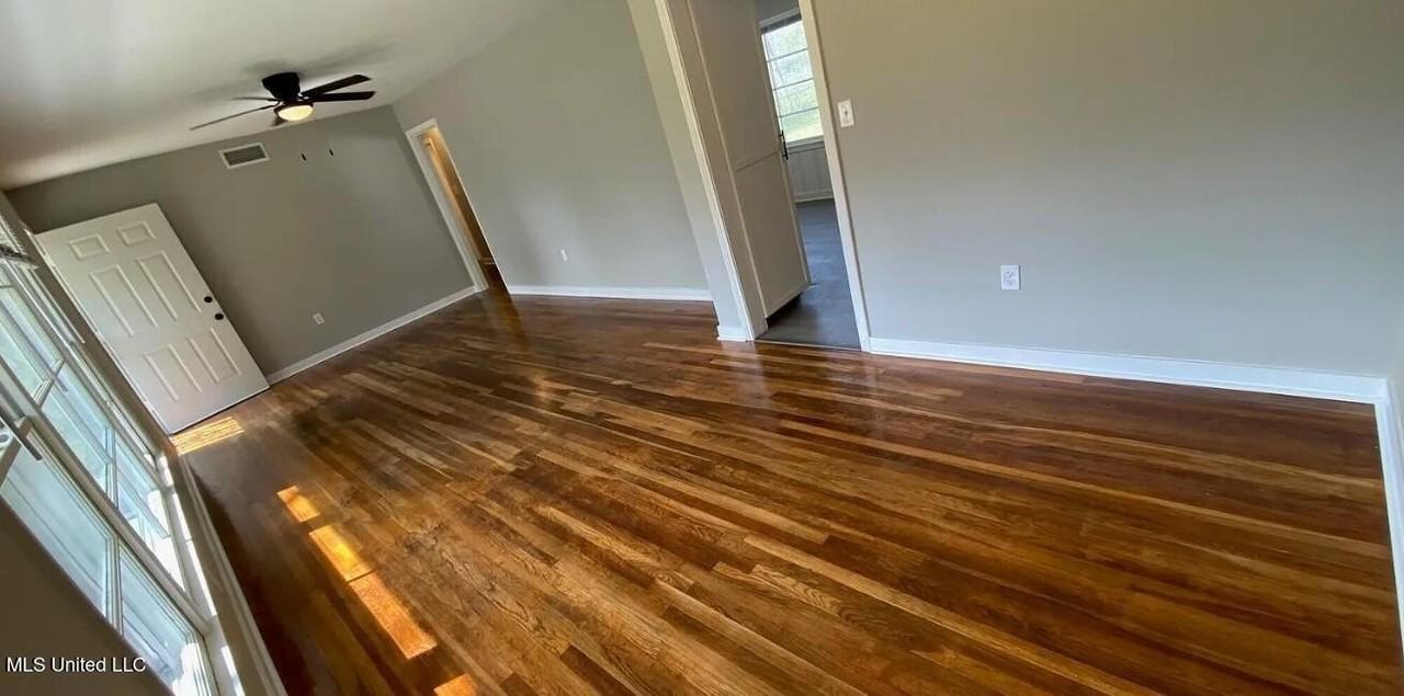 160 Wildwood Cir - Photo 3 of 15
