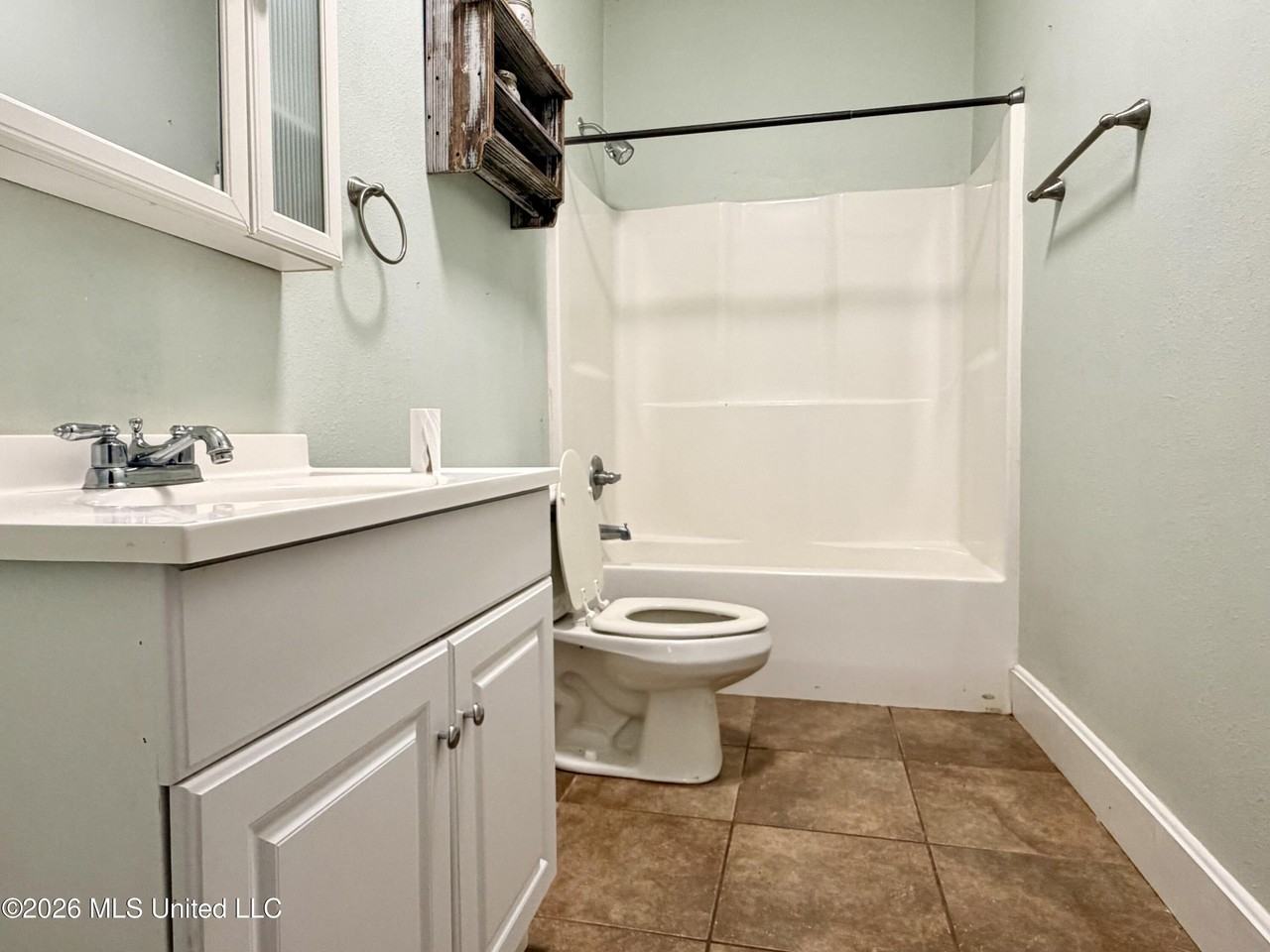 2068 Bienville Ave - Photo 3 of 7