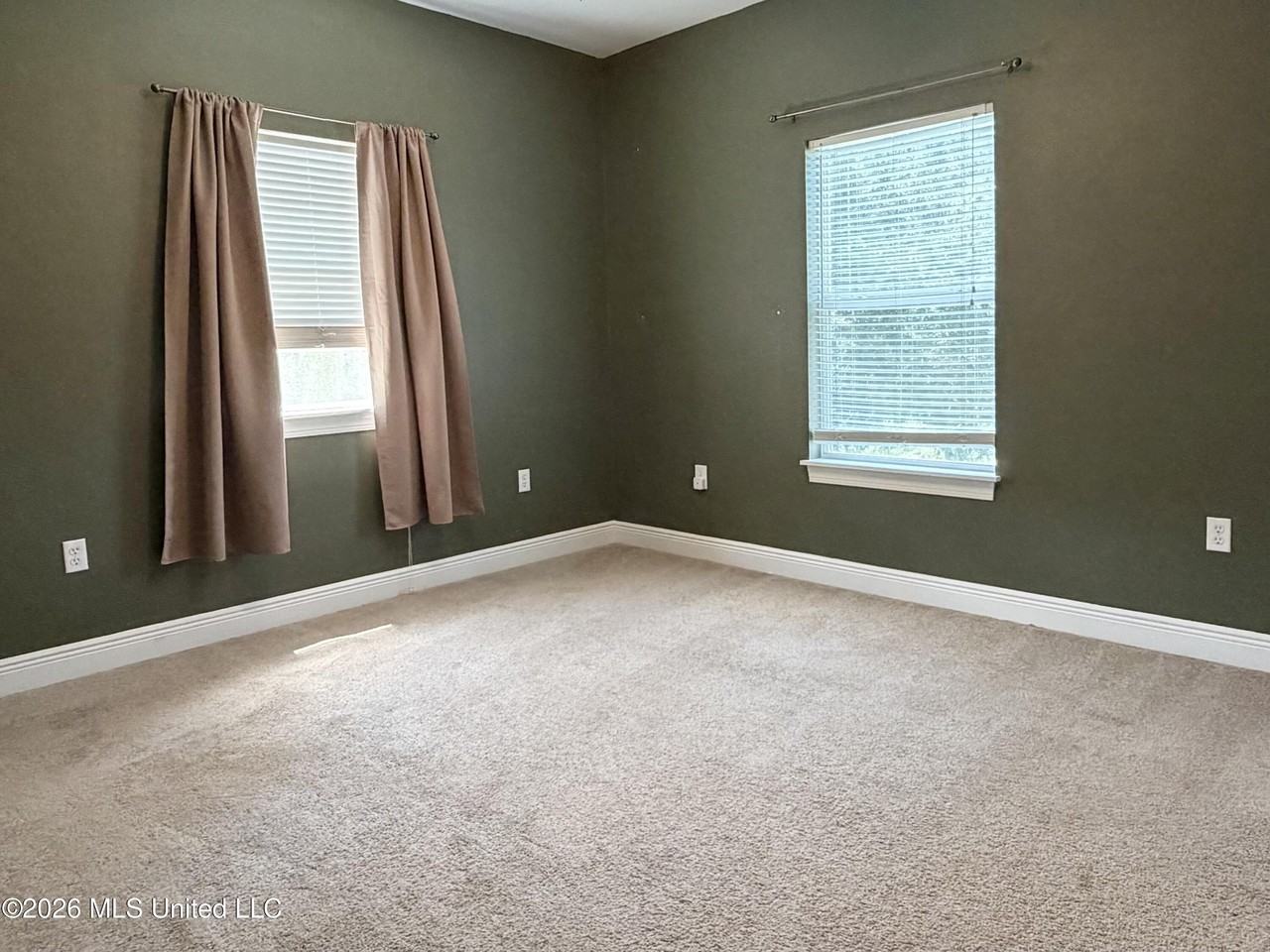 2068 Bienville Ave - Photo 5 of 7