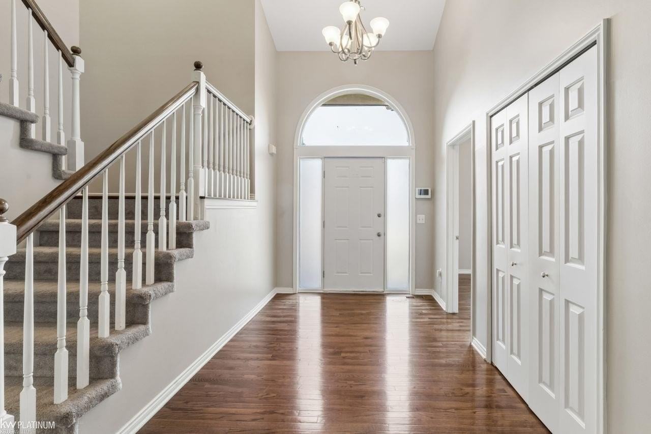 53630 Deerfield Ln - Photo 3 of 33