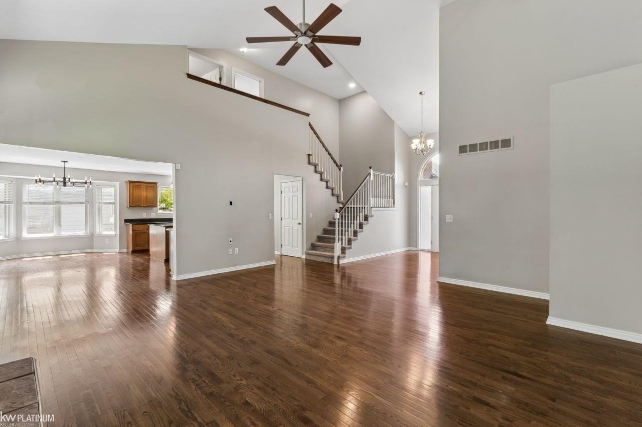 53630 Deerfield Ln - Photo 5 of 33