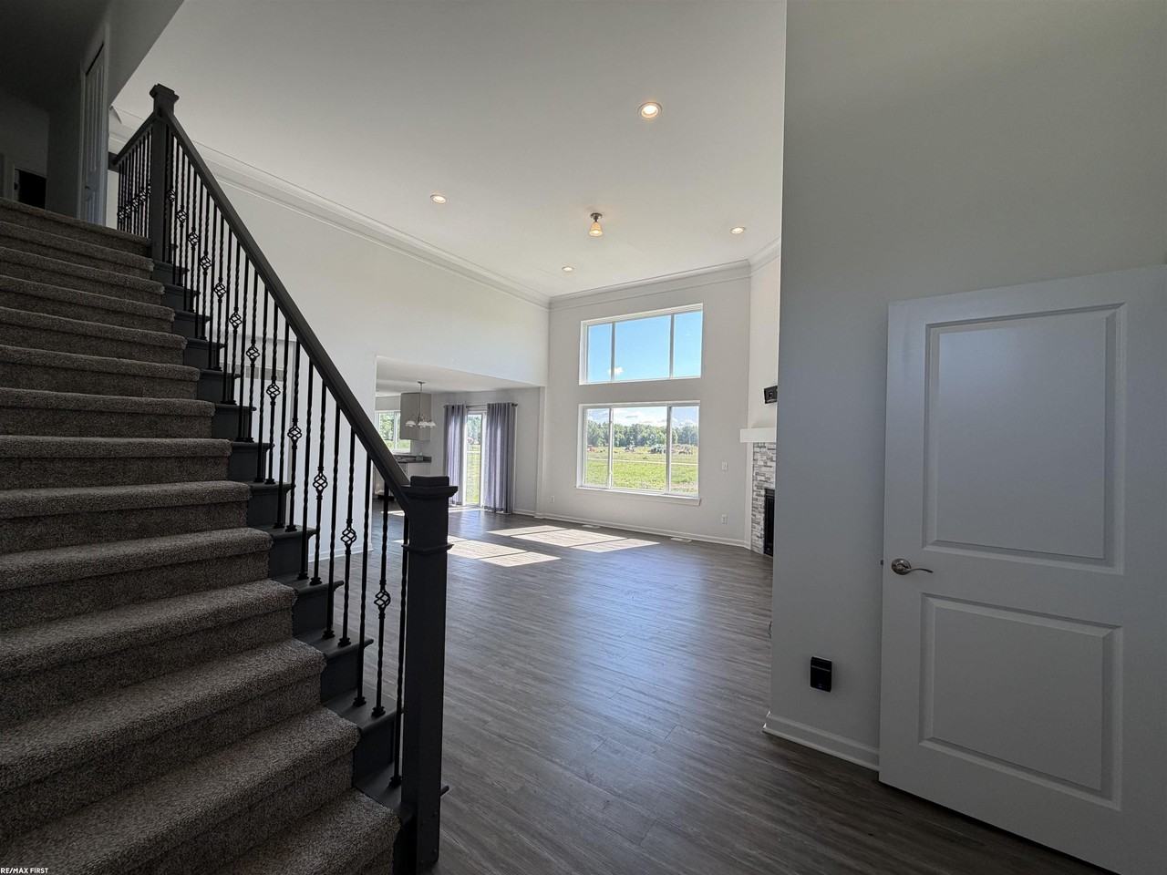 6839 Pintail Rd - Photo 3 of 32
