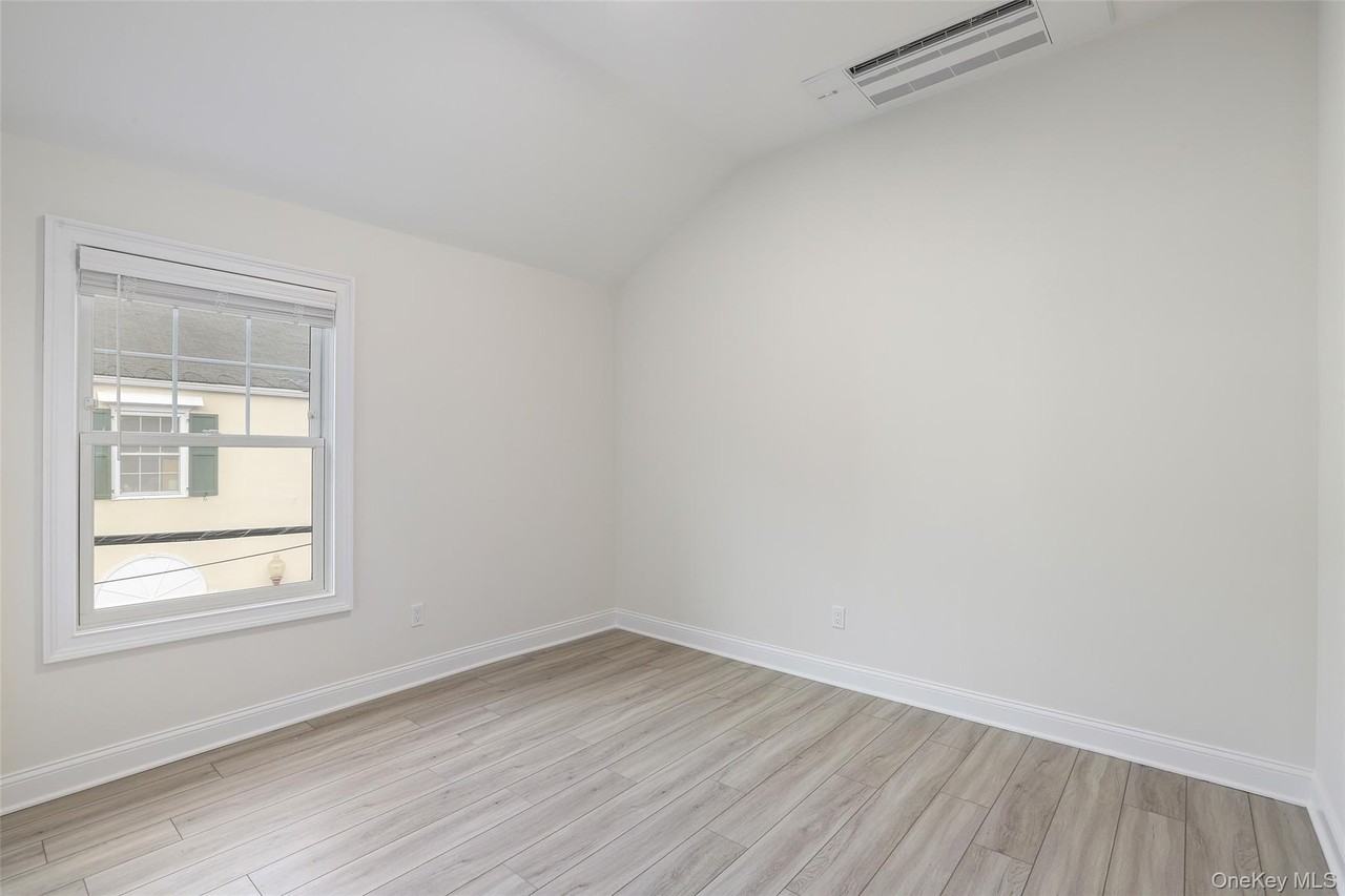 225 Katonah Ave #2 - Photo 4 of 9
