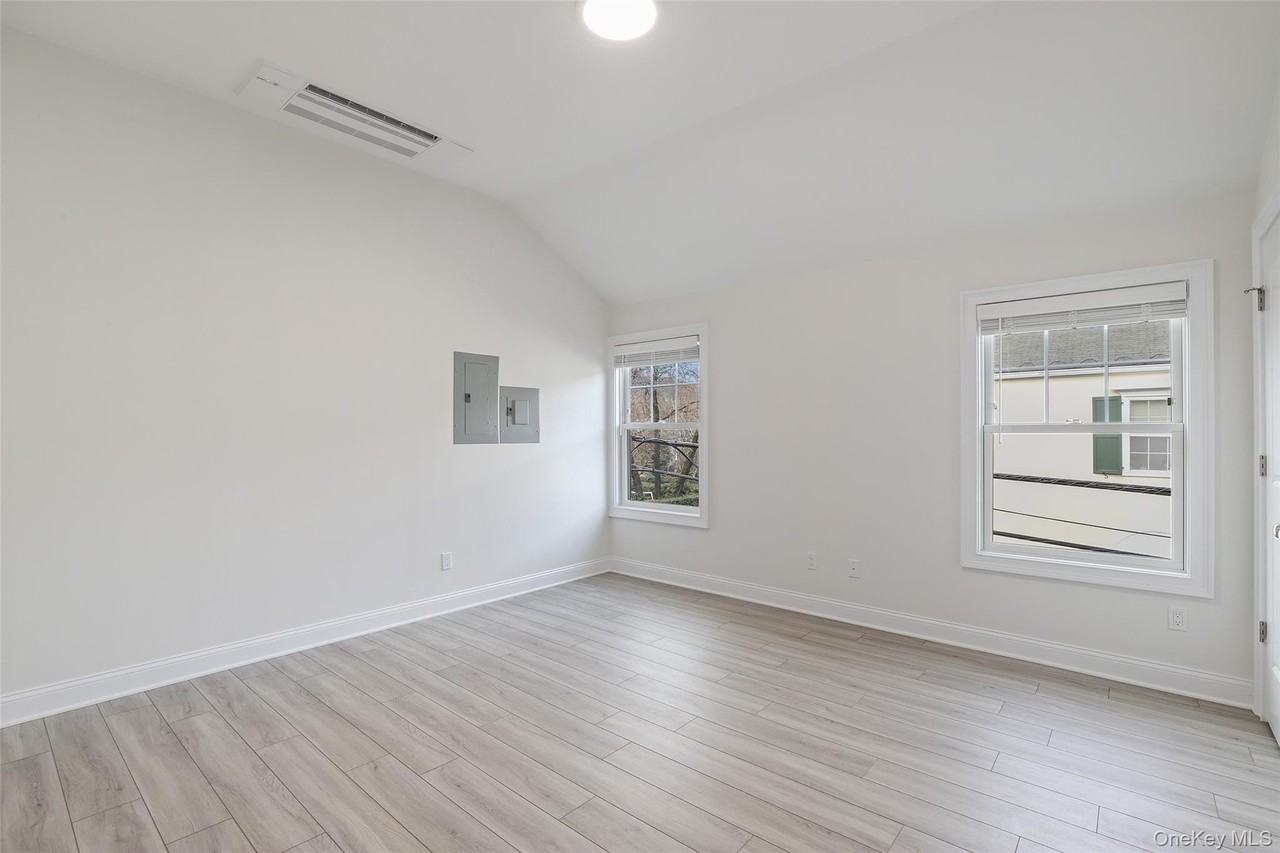 225 Katonah Ave #2 - Photo 5 of 9