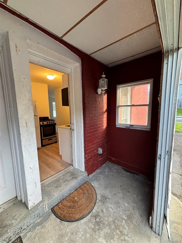 28 Davis St #1 - Photo 5 of 16