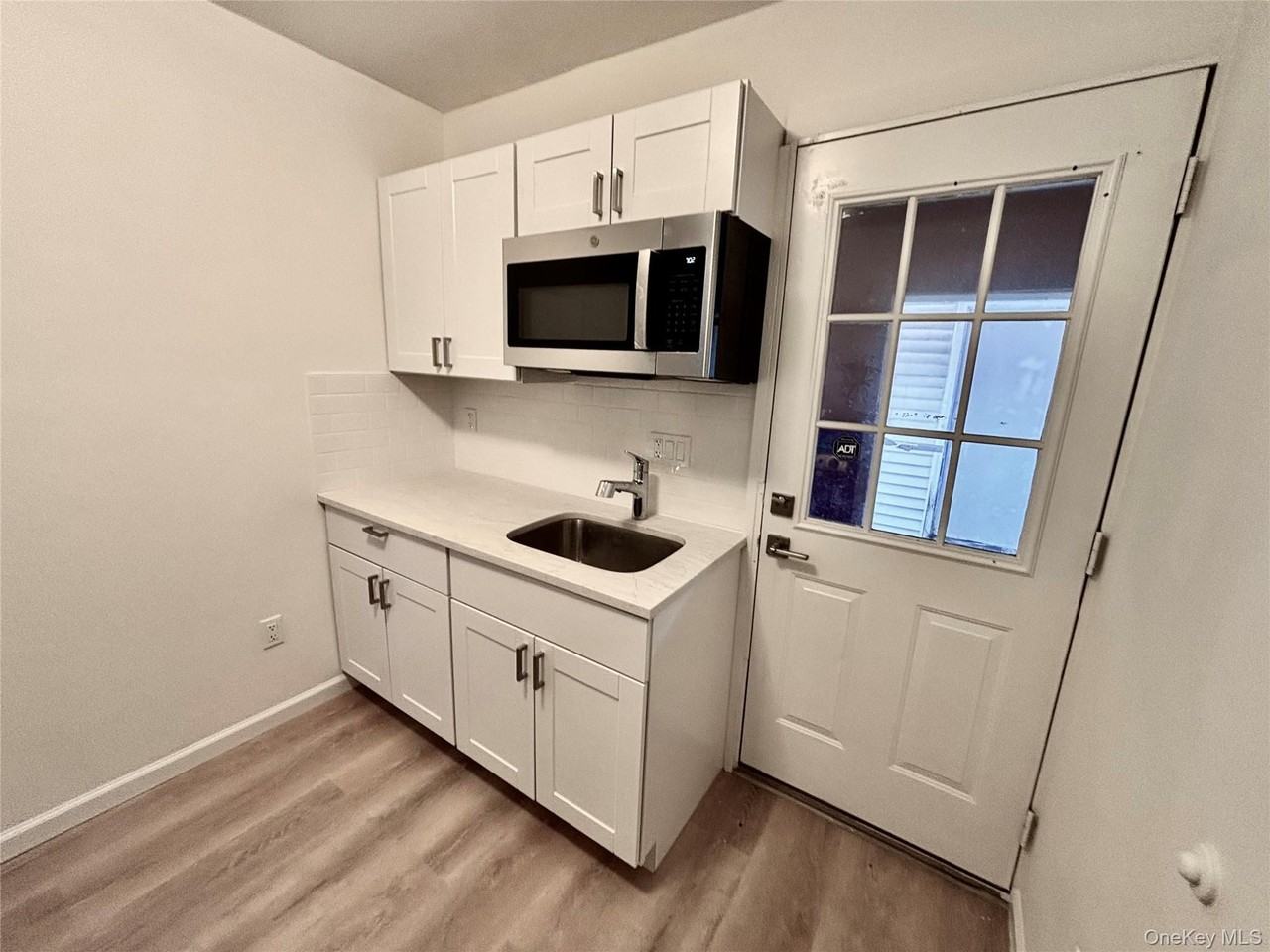 28 Davis St #1 - Photo 7 of 16