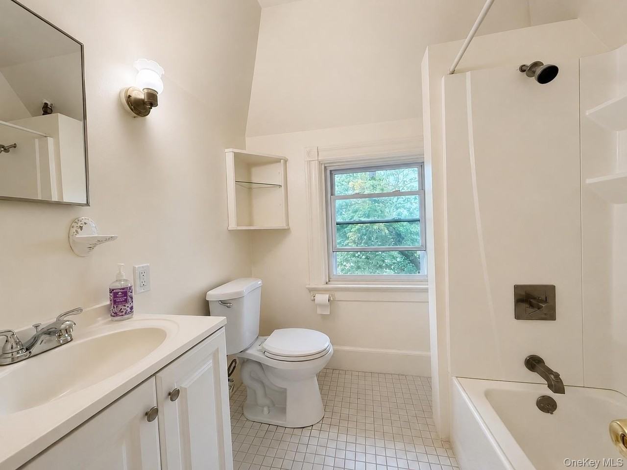 66 N Broadway #8 - Photo 3 of 5