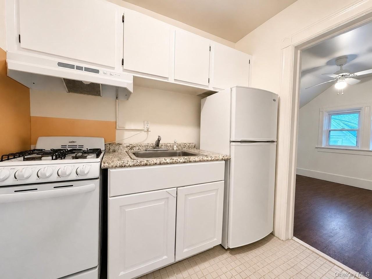 66 N Broadway #8 - Photo 4 of 5