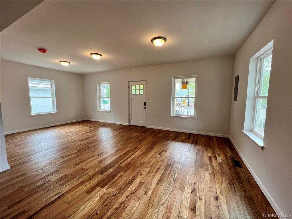 126 Main St #1 - Photo 3 of 10