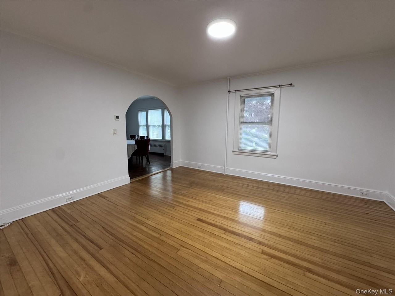 432 Beach Ave - Photo 5 of 32