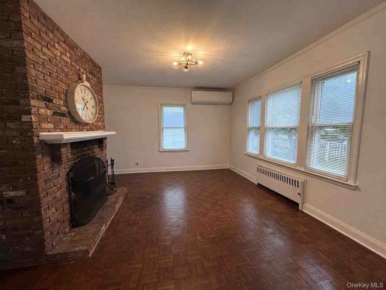 432 Beach Ave - Photo 7 of 32